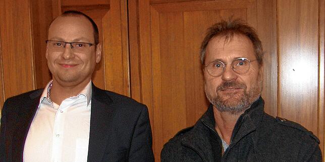 Lars Kießling (links) und Rainer Grau von den Stadtwerken Radolfzell erklärten dem Allensbacher Gemeinderat, wie es zu den Problemen in ...