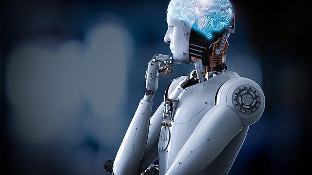 Grübeln Roboter bald besser als wir Menschen? Forscher Christoph Igel sieht diese Möglichkeiten in einigen Bereichen.