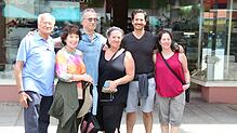 Werner Gideon freut sich, seiner Frau Sheila und seinen Kinder Jerry, Laurell, Michel und Randy (von links), sein Elternhaus in der ...