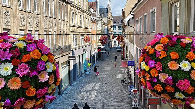 Hier in der Rosgartenstraße gefiel wohl jemandem die Dekoration zu gut &ndash; obwohl diese in mehreren Metern Höhe schwebt.