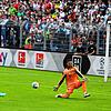 Der Ausgleich zum 1:1. Der Kölner Jan Uwe Thielmann lässt Münchens Schlussmann Sven Ulreich keine Chance.