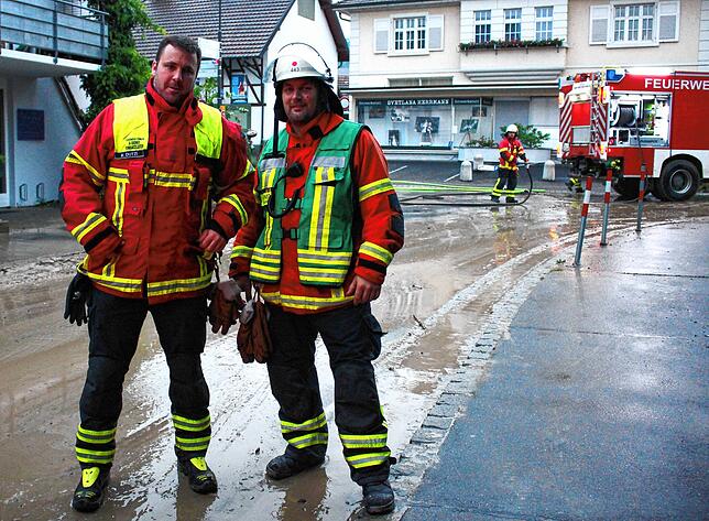 Der Kontakt der Bohlinger Feuerwehr mit der Stadtfeuerwehr Singen ist Voraussetzung für schnelles und zielorientiertes Handeln, beim ...