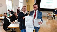 Innerhalb weniger Tage sind 399 Unterschriften für den Erhalt der Hegner Schule gesammelt worden. Die Elternbeirätin Janina Naskowski ...