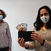 Die Psychologinnen Claudia Nicolay (links) und Lisa Angulo helfen Frauen in Not. Sie leisten finanzielle Überbrückungshilfen für Frauen, ...