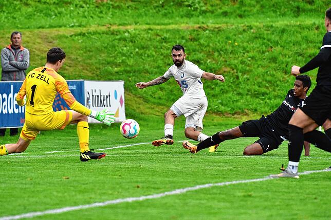 Bild 1: FC Erzingen gewinnt gegen den FC Zell mit 5:2 &ndash; und wir haben Bilder!
