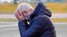 Das darf doch nicht wahr sein! FC Furtwangens Trainer Franco de Rosa schlug beide Hände vors Gesicht, als seine Mannschaft nach einer ...