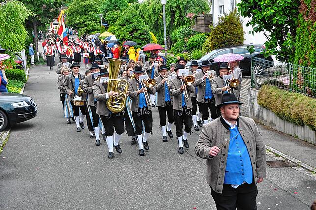 Bild 14: Der Pfingstmusikfest Jubiläumszug zum 100 Jährigen Bestehen in Leimbach – die schönsten Bilder