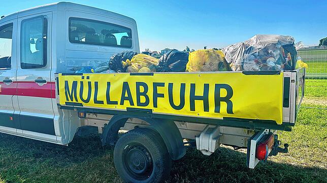 Bild 15: Frühstück, Haare flechten und Müll entsorgen: Das sind die besten Southside-Bilder am Sonntagmorgen
