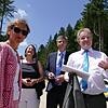 Hoher Besuch (von links): Landrätin Marion Dammann, Regierungspräsidentin Bärbel Schäfer, Bürgermeister Christof Nitz, Minister Franz ...