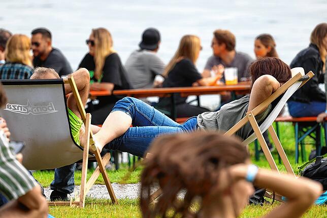 Das Seefestival-Gelände am Konzertsege (hier am Nachmittag) bietet eine einmalige Atmosphäre und lohnt allein schon deshalb einen Besuch.