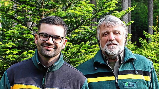 Generationswechsel im Donaueschinger Stadtwald: Simon Fesenmeyer (links) löst seinen Vater Hans-Peter Fesenmeyer als Revierförster ab.
