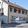 Testweise soll in das linke Ladenlokal im Haus Hauptstraße 9 in Ludwigshafen ein Jugendtreff für Kinder ab zehn Jahren kommen. Das Haus ...