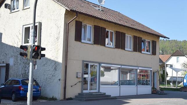 Testweise soll in das linke Ladenlokal im Haus Hauptstraße 9 in Ludwigshafen ein Jugendtreff für Kinder ab zehn Jahren kommen. Das Haus ...