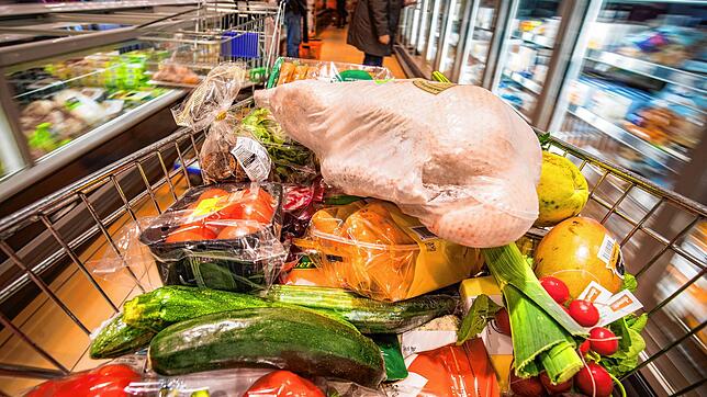Gemüse, Fleisch, Käse &ndash; zu den Feiertagen landen so allerlei Dinge im Einkaufswagen. Am besten möglichst viel, schließlich sollen ...