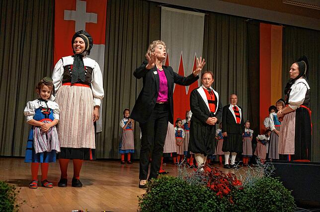 Bild 13: Stimmungsvoller Heimatabend (Teil 2)