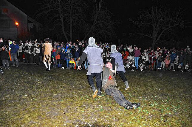 Bild 10: Alle Bilder des Hugeloh Narrenspiels