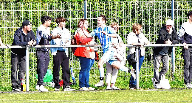 Bild 1: SV Obersäckingen steht nach 2:0 gegen SG FC Wehr/Brennet II an der Tabellenspitze – wir haben Fotos!