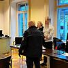 Piotr A. (in der Mitte des Bildes) muss sich vor dem Amtsgericht Konstanz für seine Taten verantworten. Betrunken hat er auf zwei ...