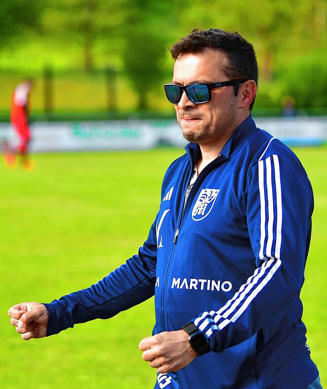 Gewonnen! Vier Siege und ein Remis spielte Trainer Giuseppe Stabile in den letzten fünf Partien mit dem abstiegsbedrohten SV Blau-Weiß ...