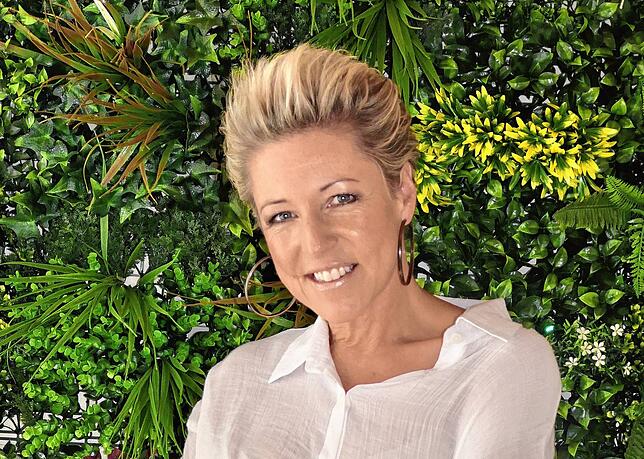 Während Schlagersängerin Alexandra Hofmann auf der Bühne stand, kam es im Publikum der ARD-Sendung „Immer wieder sonntags“ zu einem ...