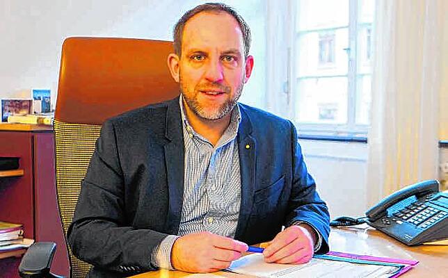 Simon Blümcke im Jahr 2015. Der Bürgermeister von Hagnau wurde damals zum Ersten Bürgermeister von Ravensburg gewählt.