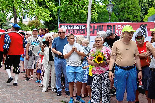Bild 9: Waldshuter Chilbi 2025: Das sind die besten Bilder des Publikums beim großen Festumzug