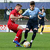 Feriz Sadiku (rechts im Bild, hier gegen den Pfullendorfer Luca Gruler) wechselt vom 1. FC Rielasingen-Arlen zum FC Radolfzell.