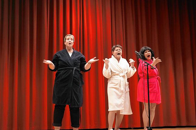 Bild 35: Frauen außer Rand und Band