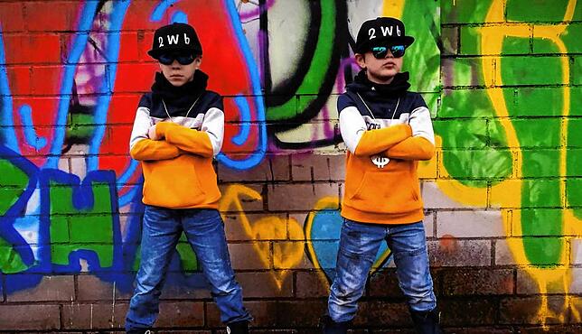 Luke und Jamie Waßmer haben als Band „2WB“ einen Song über Corona aus Kindersicht aufgenommen.