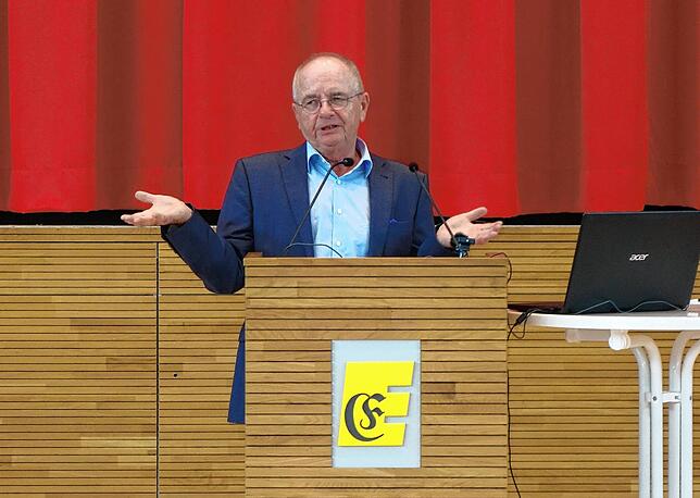 Wolfgang Kramer (Bild Mitte) gab zu verstehen, dass er während seiner Recherche bei Angehörigen von Opfern teilweise auf Zurückhaltung ...