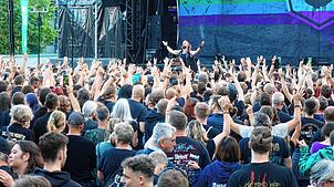 Bild : Saltatio Mortis heizten dem Publikum ein – hier gibt‘s die besten Fotos vom Hohentwielfestival