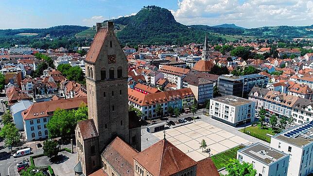 Ein wichtiges Element des Sanierungsgebiets östliche Innenstadt: Der Herz-Jesu Platz, hier auf einem Bild vom April 2021, der vom ...