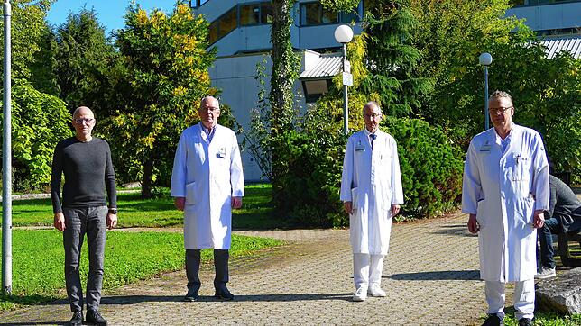 Stehen für den Standort Rheinfelden (von links): Geschäftsführer Bernhard Hoch mit den Chefärzten Christoph Haag, Udo Schwehr und ...