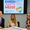 Laden im November zur Ehrenamtsmesse ins Milchwerk ein (von links): Oberbürgermeister Simon Gröger, Petra Merklin (Seniorenhilfe) und ...