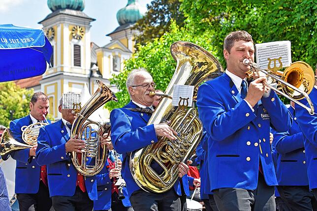 Bild 23: Heißer Auftakt am Samstag beim Donaueschinger Donauquellfest