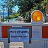 Vorsicht Hochwasser: Die Stadt Überlingen hat den Promenadenweg im Bereich Badgarten bis zum Gondelhafen gesperrt.