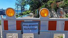 Vorsicht Hochwasser: Die Stadt Überlingen hat den Promenadenweg im Bereich Badgarten bis zum Gondelhafen gesperrt.
