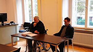 Dem 58-jährigen Angeklagten wird vorgeworfen im September 2022 eine 17-Jährige vergewaltigt zu haben. Am ersten Prozesstag im ...