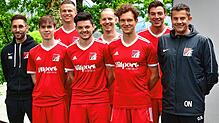 Die Neuen auf dem Nägeleberg: Die Trainer Michael Hagmann (links) und Oliver Neff (rechts) planen beim FC RW Weilheim künftig mit (von ...