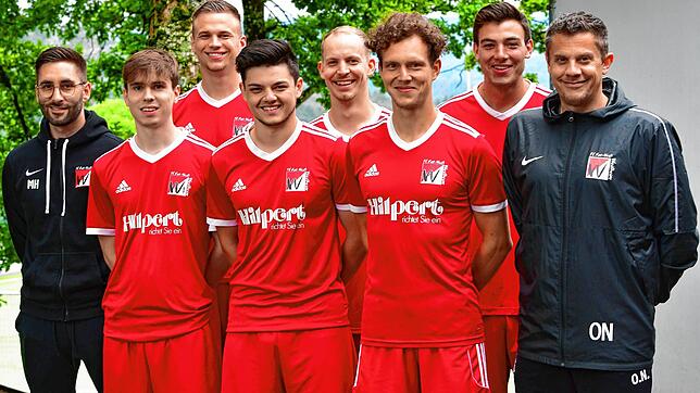 Die Neuen auf dem Nägeleberg: Die Trainer Michael Hagmann (links) und Oliver Neff (rechts) planen beim FC RW Weilheim künftig mit (von ...