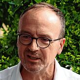 Oberbürgermeister Uli Burchardt sagte am Einsatzort: „Ein riesiges Dankeschön an die Feuerwehr, alle Rettungskräfte und das Technische ...