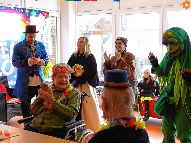 Bild 3: Fasnacht-Highlights in Wald: Unvergessliche Bilder vom Rathaussturm und Schülerbefreiung!