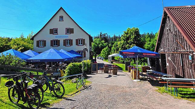 Mit seinem großen Außenbereich lockt der Gasthof „Breitbrunnen“ vor allem im Sommer zahllose Gäste.