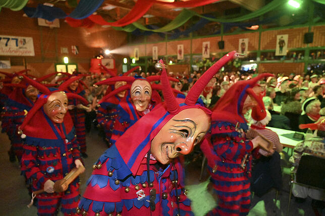 Bild 11: Närrrischer Abend der Bengelschiesserzunft in Böhringen