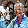 Gisela Kusche ist glücklich: Sie hat die Theaterkarten von Freitag umgetauscht und die Wetterprognosen für Samstag sind gut. Nun kann ...