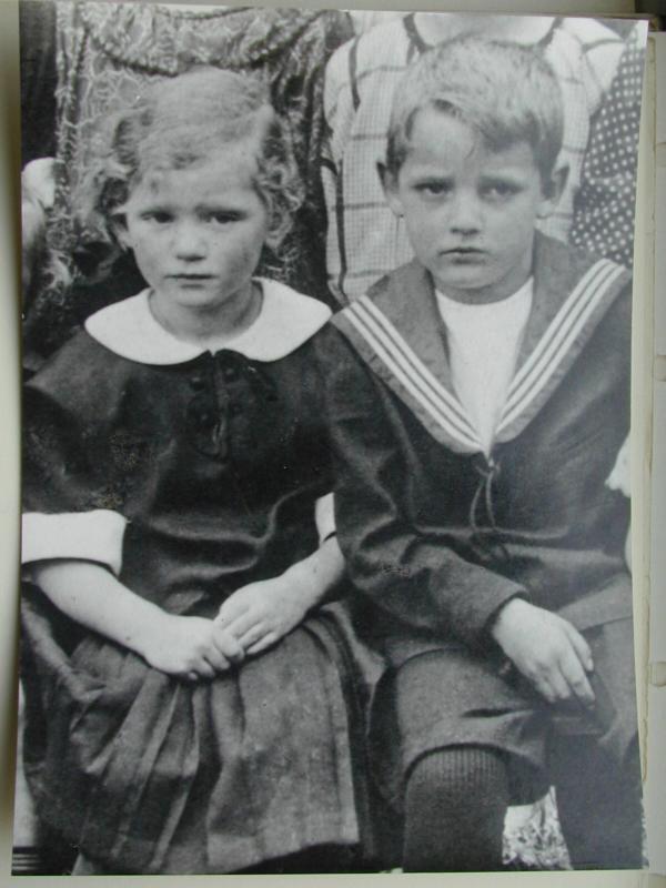Sophie und Hans Scholl als Kinder in Ingersheim im Jahr 1926.
