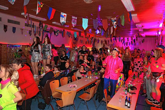 Bild 21: 80 Akteure begeistern beim ausverkauften Sportlerball des SV Rietheim – Die besten Bilder