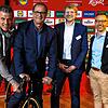Da muss Oberbürgermeister Jürgen Roth (auf dem Fahrrad) noch etwas trainieren, bevor er bei der Deutschland Tour mitfahren kann. Er ...