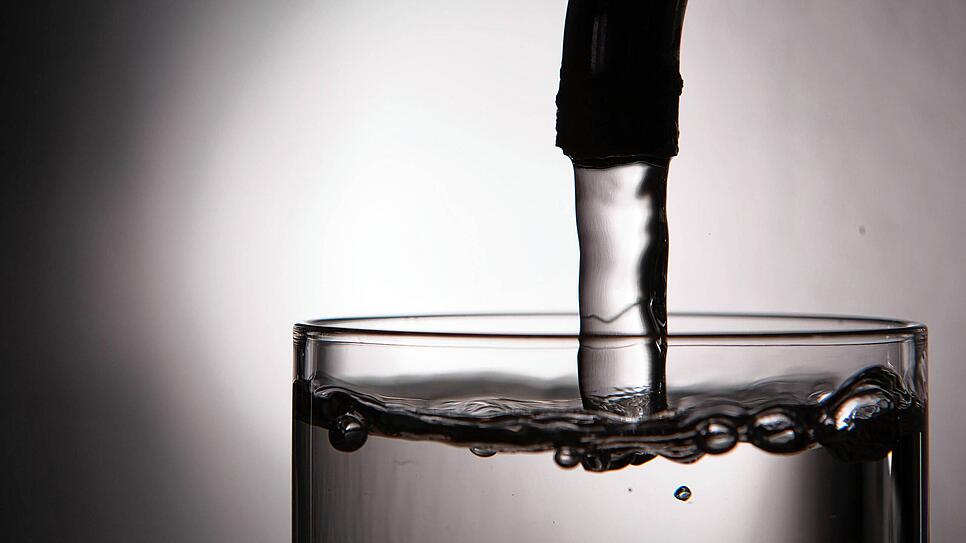 Wie viel die Menschen in der Region fürs Trinkwasser bezahlen, hängt maßgeblich vom Wohnort ab.