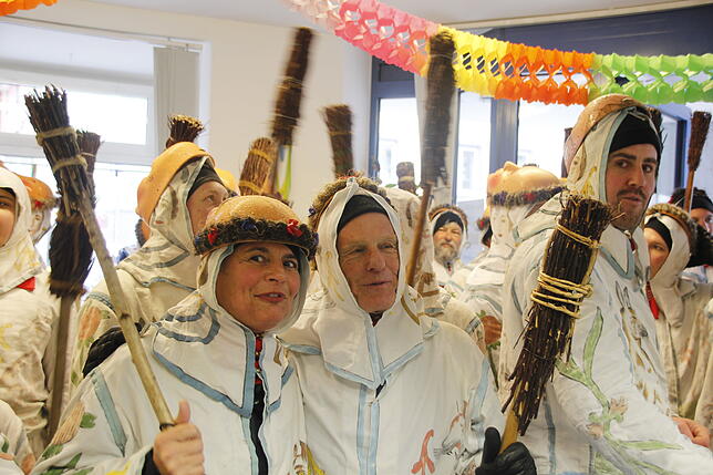Bild 28: Narrenstimmung im SÜDKURIER-Stüble: Bilder vom Fasnetsmentig